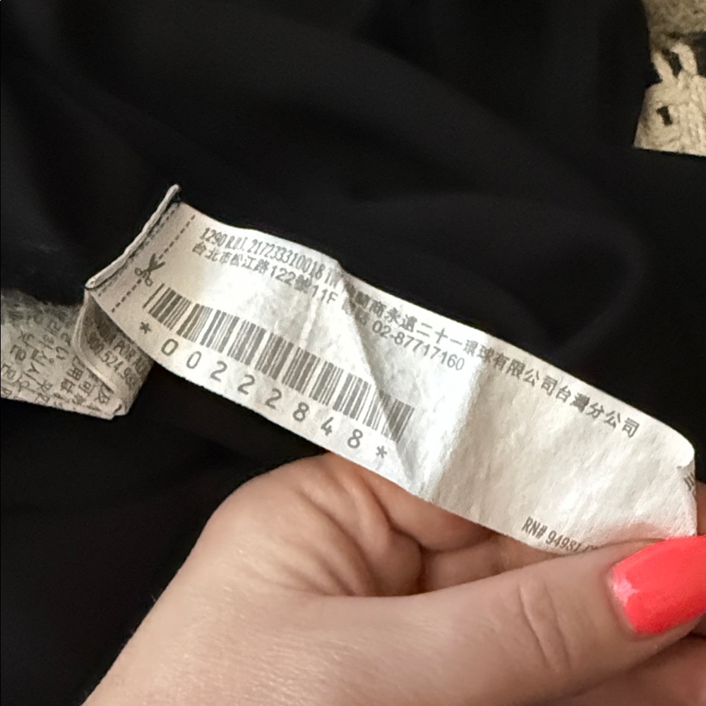 Forever 21 Black V-Neck Blouse - Picture 5 of 6